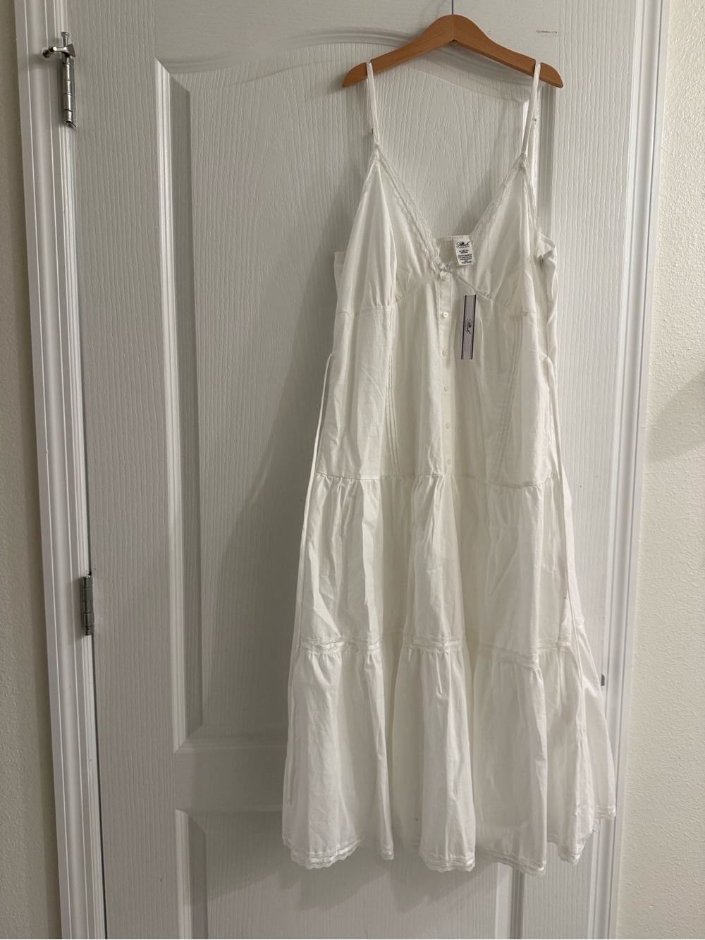 NWT White Tiered Spaghetti-Strap Dress - Soft Summer Sundress